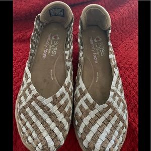 Bobs from Skechers memory foam size 6 arch pillow